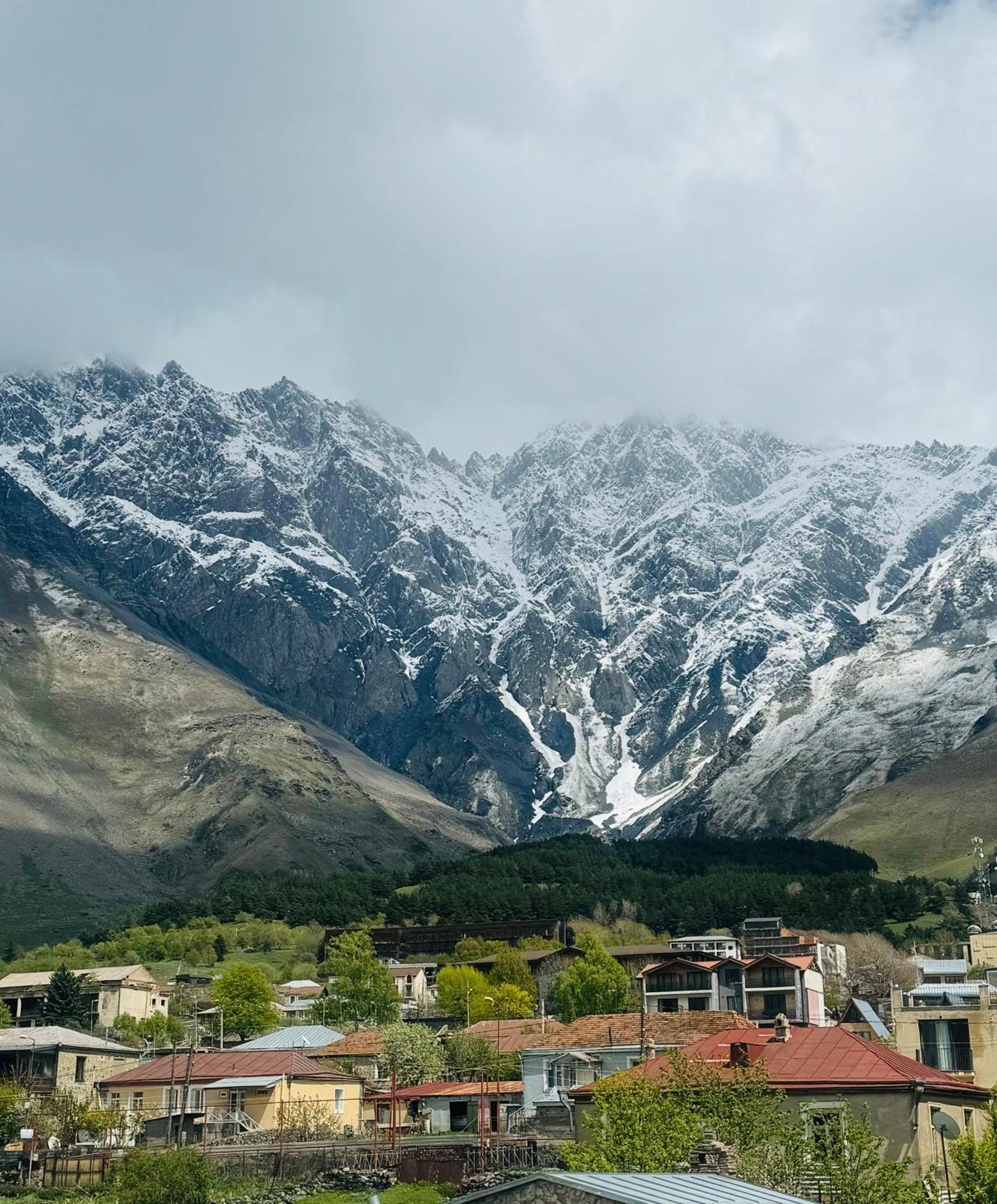 Aldema Hotel Kazbegi Exterior foto